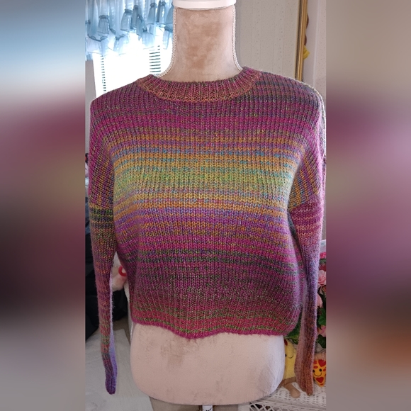 Kendall & Kylie~Colorful Cropped Knit Crew Neck Oversized Sweater - Picture 5 of 15